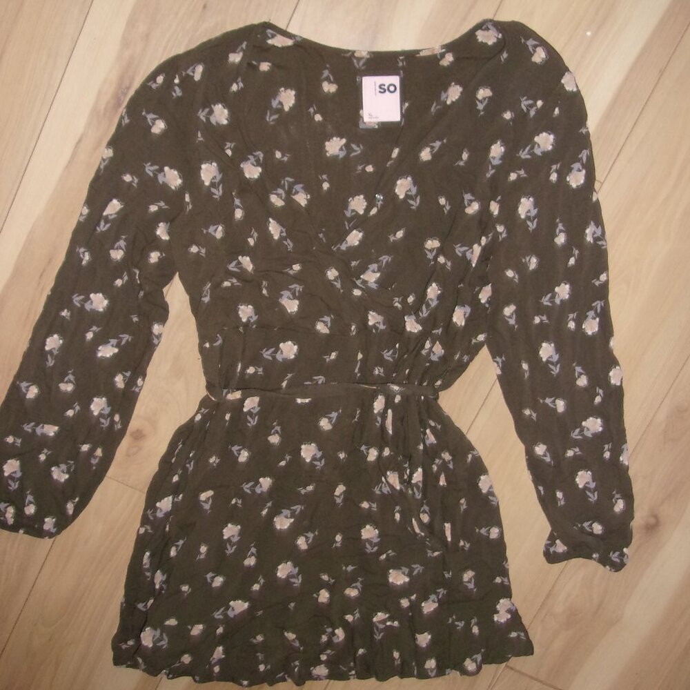 🍋‍🟩 size extra large womens green floral long sleevd  romper